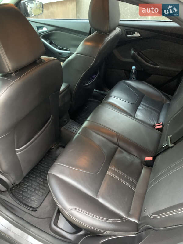 Хэтчбек Ford Focus 2013 в Черновцах