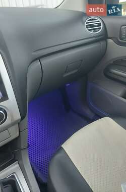 Хэтчбек Ford Focus 2008 в 
