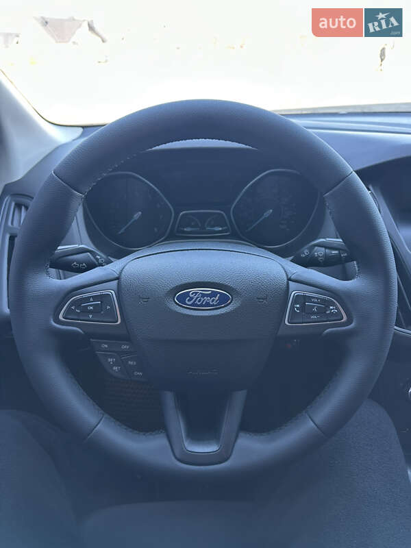 Седан Ford Focus 2015 в Луцке
