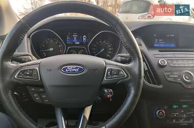 Хэтчбек Ford Focus 2016 в 