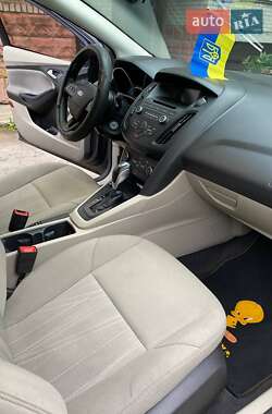 Седан Ford Focus 2015 в 