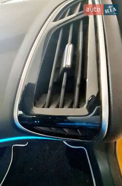 Хэтчбек Ford Focus 2013 в 