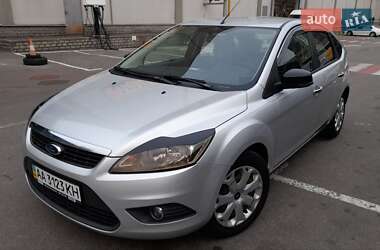 Хэтчбек Ford Focus 2010 в 