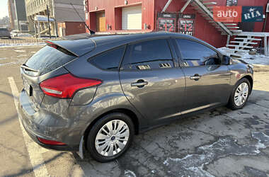 Хэтчбек Ford Focus 2015 в 