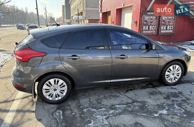 Хэтчбек Ford Focus 2015 в 