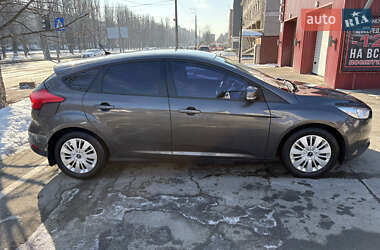 Хэтчбек Ford Focus 2015 в 