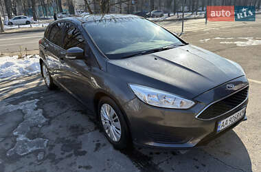 Хэтчбек Ford Focus 2015 в 