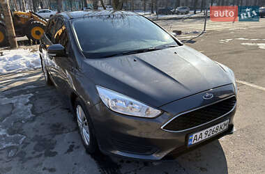 Хэтчбек Ford Focus 2015 в 