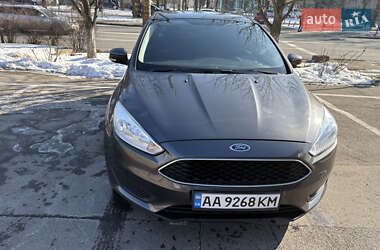 Хэтчбек Ford Focus 2015 в 