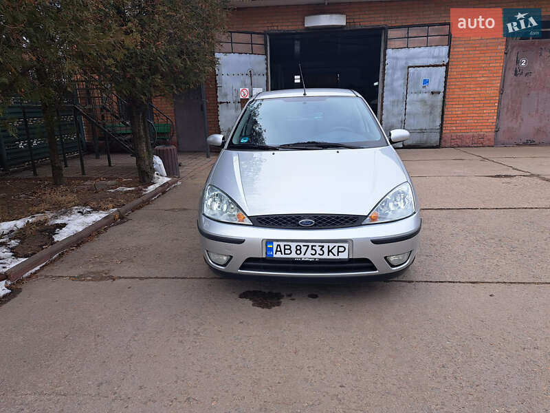 Хэтчбек Ford Focus 2001 в 