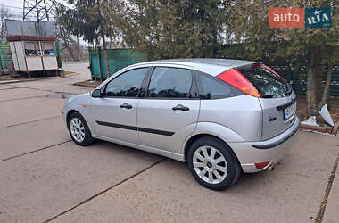 Хэтчбек Ford Focus 2001 в 