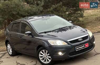 Хетчбек Ford Focus 2011 в 