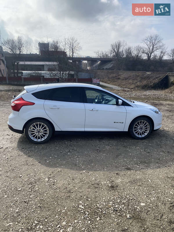 Хетчбек Ford Focus 2013 в Тернополі