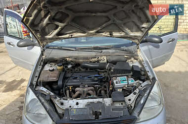 Седан Ford Focus 2001 в 