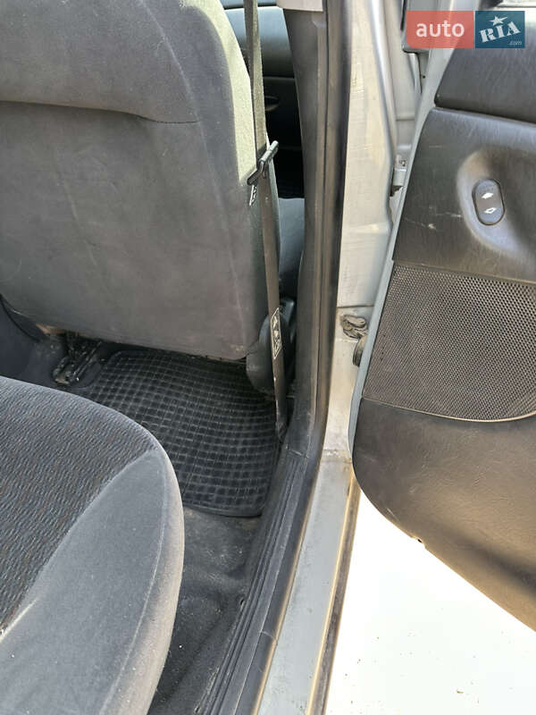 Седан Ford Focus 2001 в Херсоне