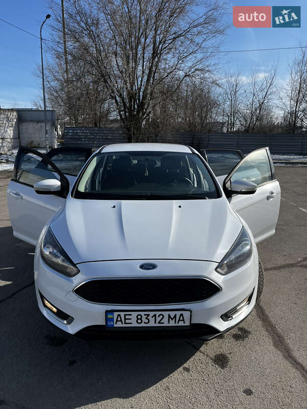 Седан Ford Focus 2015 в Дніпрі