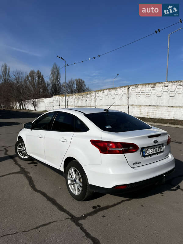 Седан Ford Focus 2015 в Дніпрі