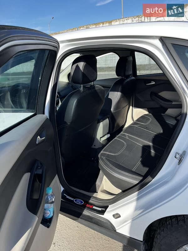 Седан Ford Focus 2015 в Дніпрі