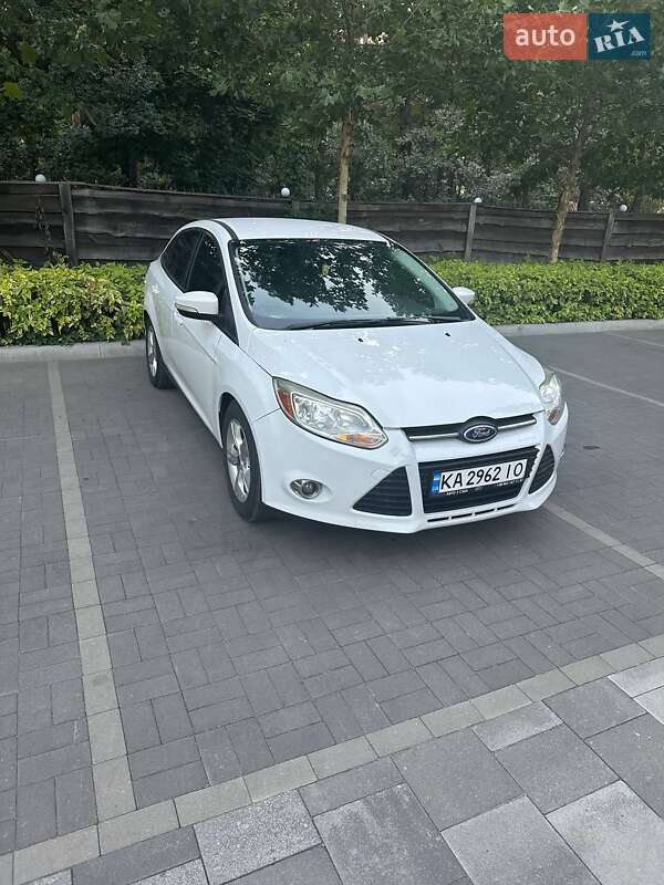 Седан Ford Focus 2013 в 