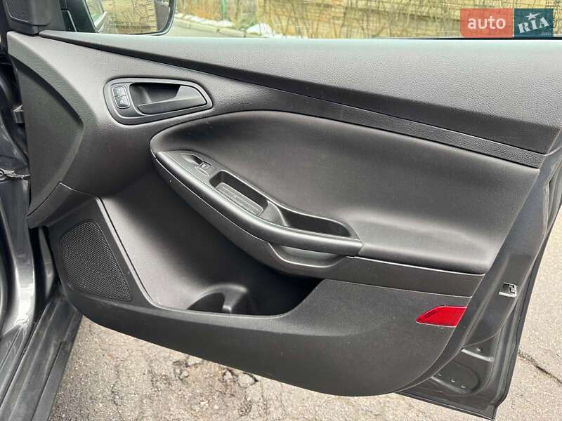Седан Ford Focus 2017 в Киеве