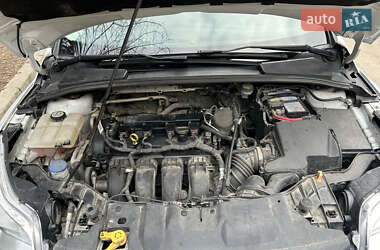 Хэтчбек Ford Focus 2013 в 
