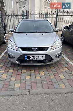Хэтчбек Ford Focus 2010 в 