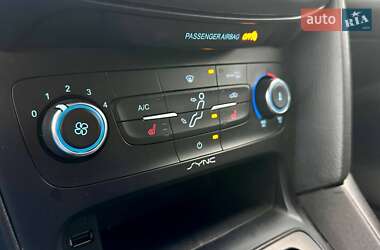 Седан Ford Focus 2018 в 