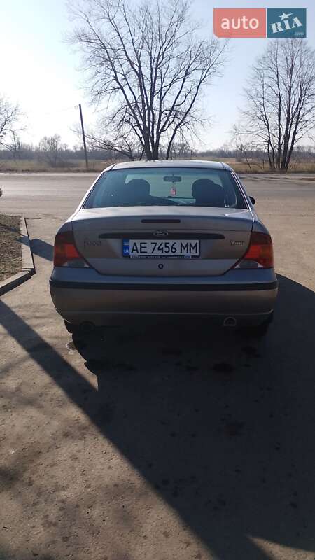 Седан Ford Focus 2004 в Покрове