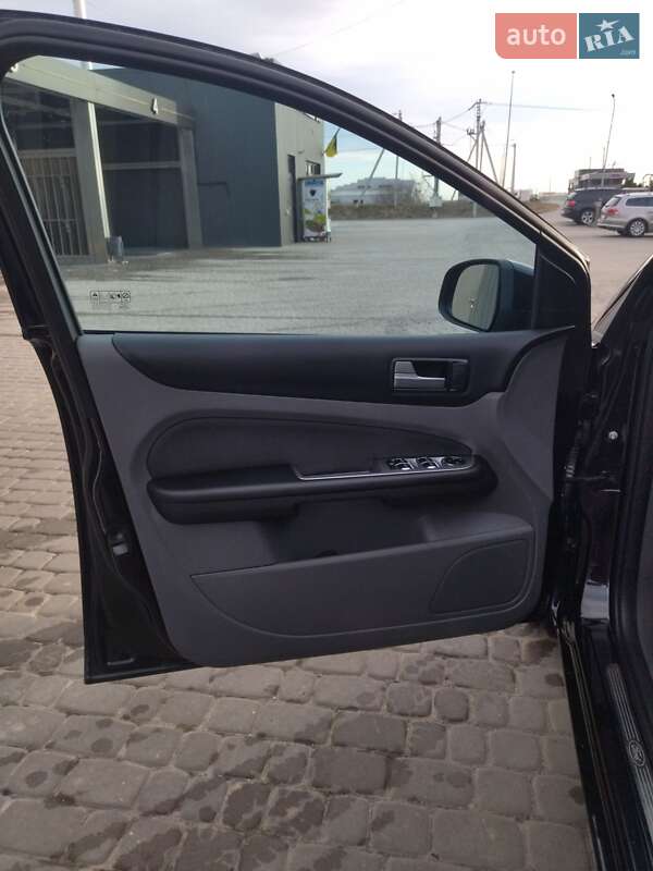 Хэтчбек Ford Focus 2009 в Львове