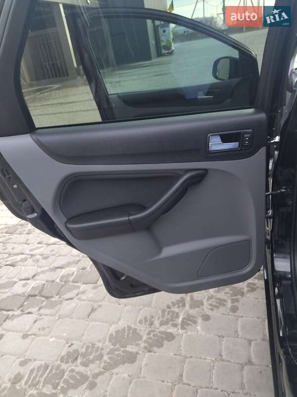 Хэтчбек Ford Focus 2009 в Львове
