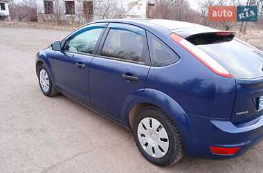 Хэтчбек Ford Focus 2010 в 