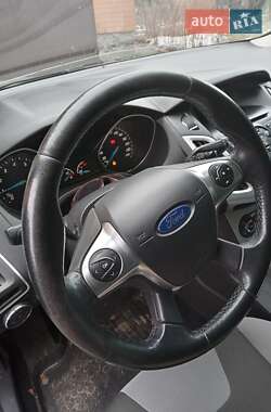 Хэтчбек Ford Focus 2013 в 