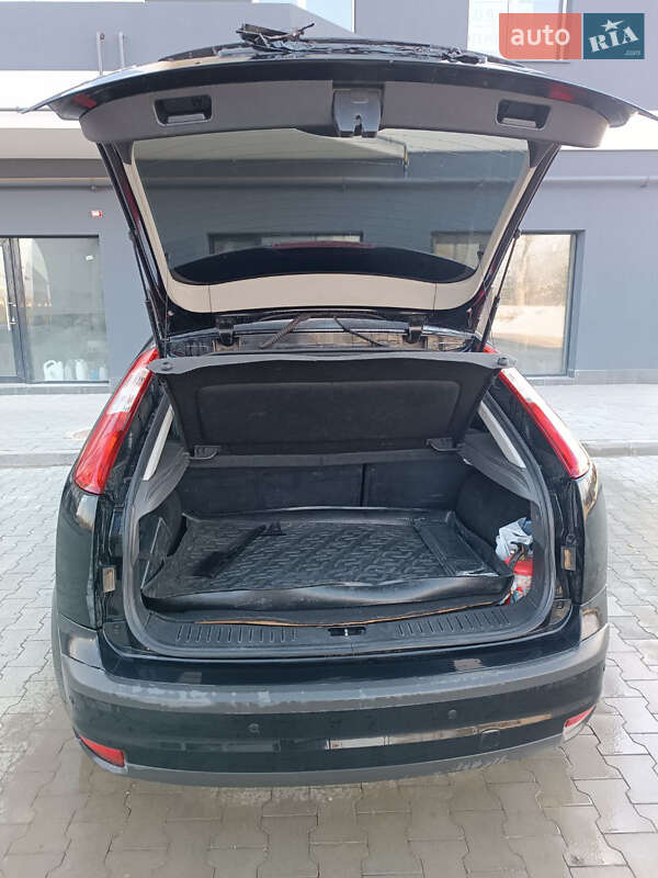 Хэтчбек Ford Focus 2007 в Загвоздье