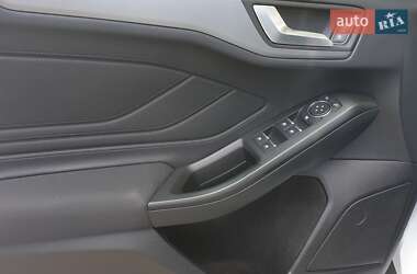 Хэтчбек Ford Focus 2019 в 