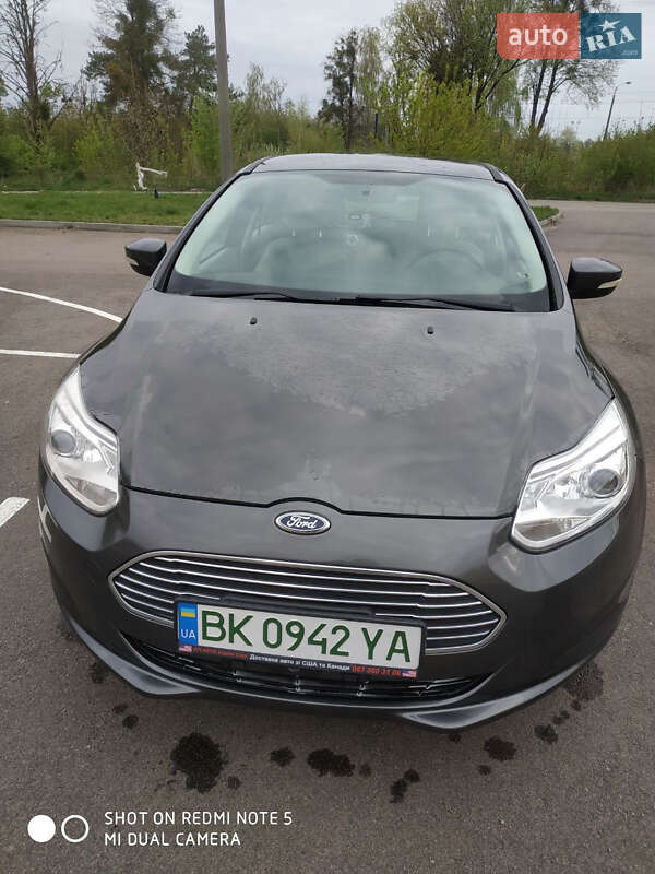 Хэтчбек Ford Focus 2015 в Ровно