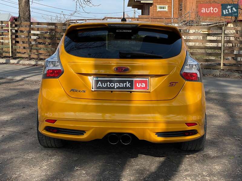 Хэтчбек Ford Focus 2013 в Киеве