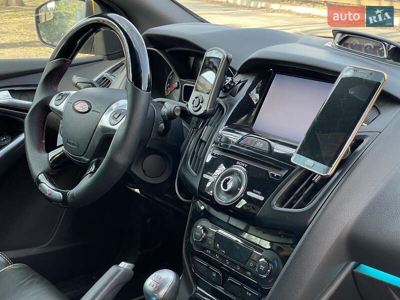 Хэтчбек Ford Focus 2013 в Киеве