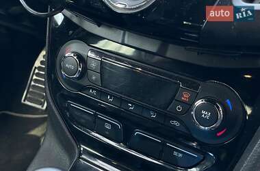 Хэтчбек Ford Focus 2013 в 