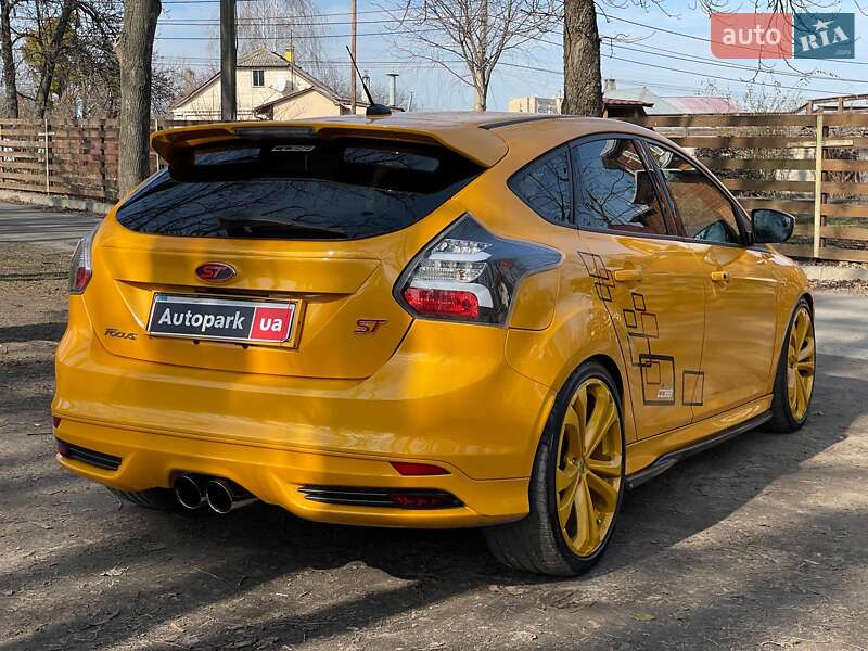 Хэтчбек Ford Focus 2013 в Киеве