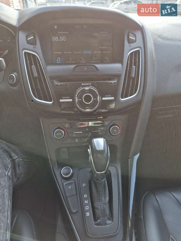 Седан Ford Focus 2016 в Днепре