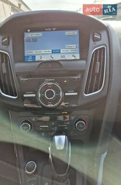 Седан Ford Focus 2016 в 