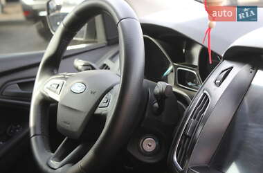 Седан Ford Focus 2016 в 