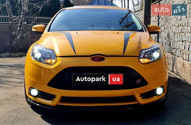 Хэтчбек Ford Focus 2013 в 