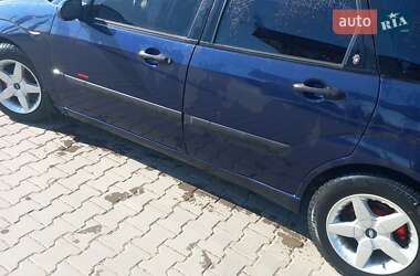 Универсал Ford Focus 2001 в Новоселице