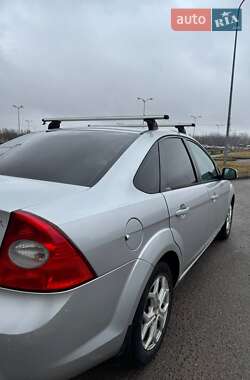 Седан Ford Focus 2010 в 