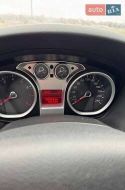 Седан Ford Focus 2010 в 