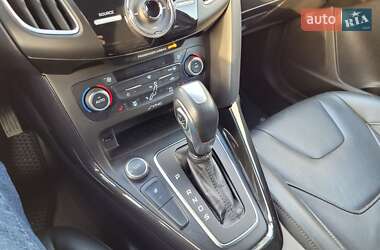 Хэтчбек Ford Focus 2016 в 
