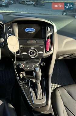 Хэтчбек Ford Focus 2017 в 