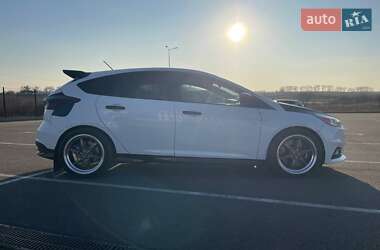 Хетчбек Ford Focus 2016 в Рівному