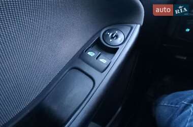 Хэтчбек Ford Focus 2013 в 